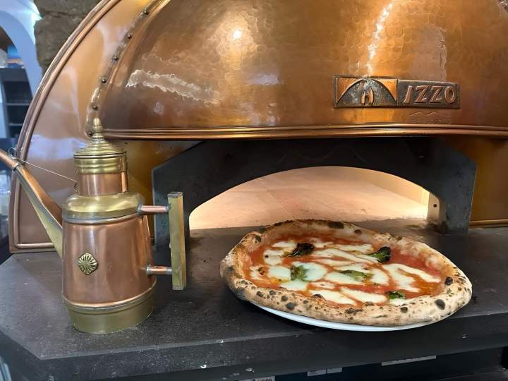 Four à pizza napolitaine Ajaccio