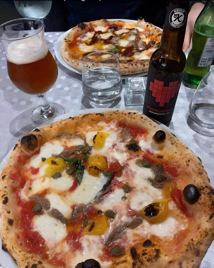 Pizza napolitaine et vin Ajaccio